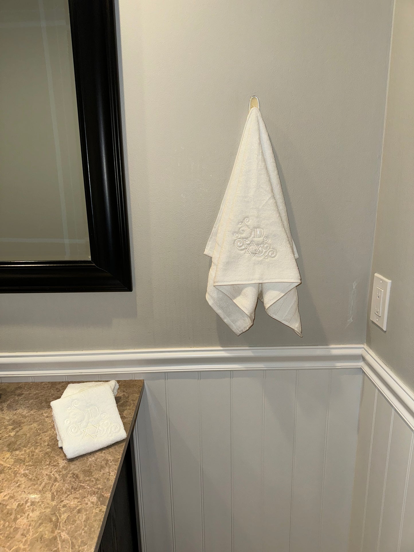 Set of hand Towels (Total of 4 pieces)