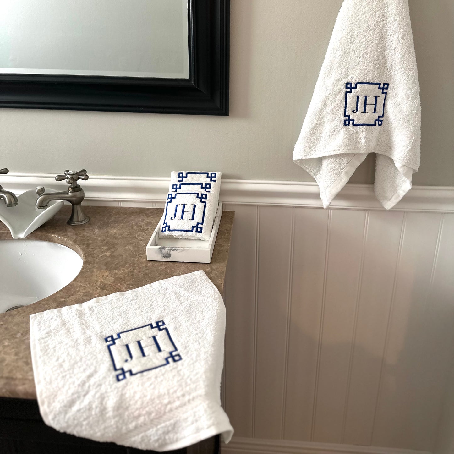 Set of hand Towels (Total of 4 pieces)