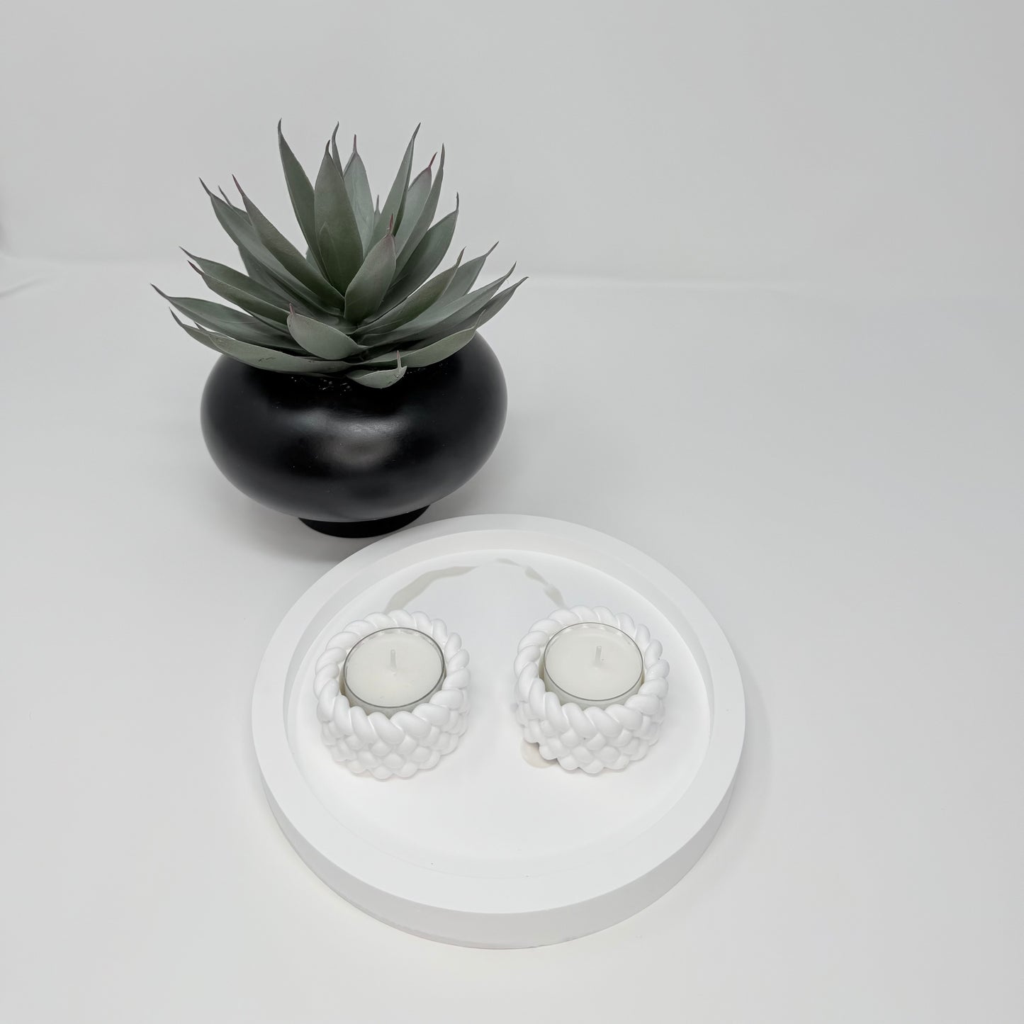 Single Knot Concrete Tealight Holder