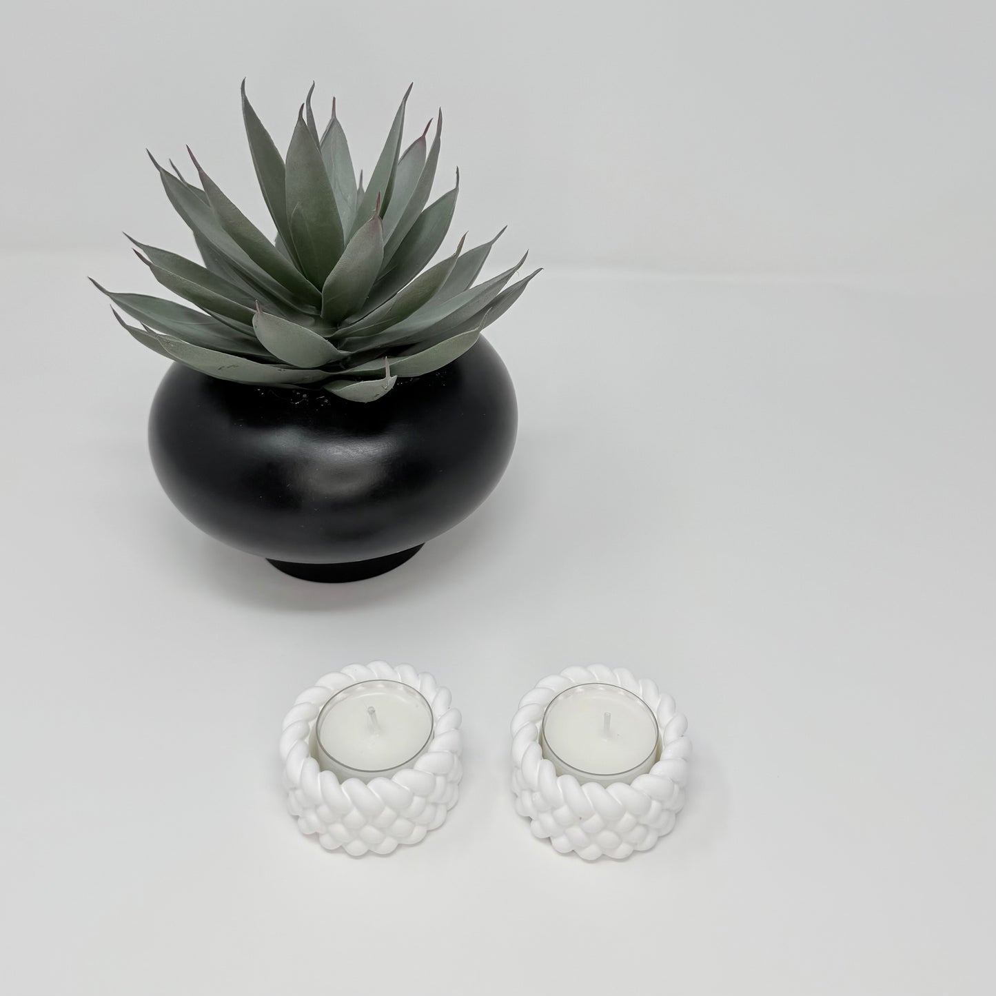 Single Knot Concrete Tealight Holder